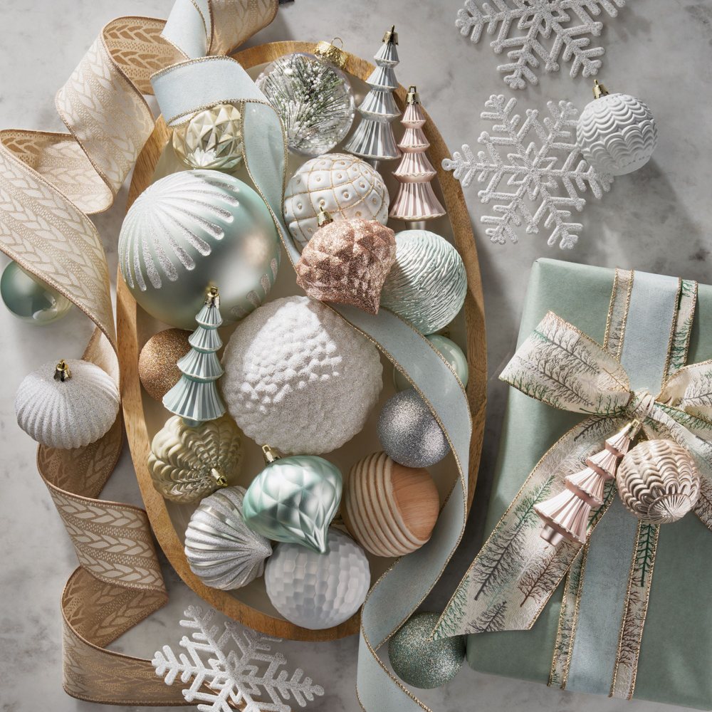 Member's Mark Shatterproof Ornament Collection, 76 pcs.