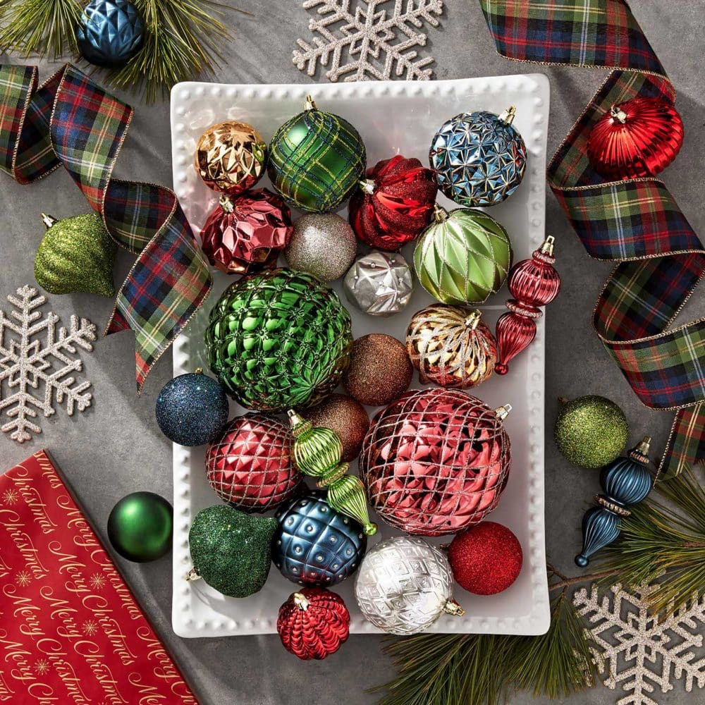 Member’s Mark Shatterproof Ornament Collection 76 Count - Reds & Greens - Cozy Christmas - Member’s