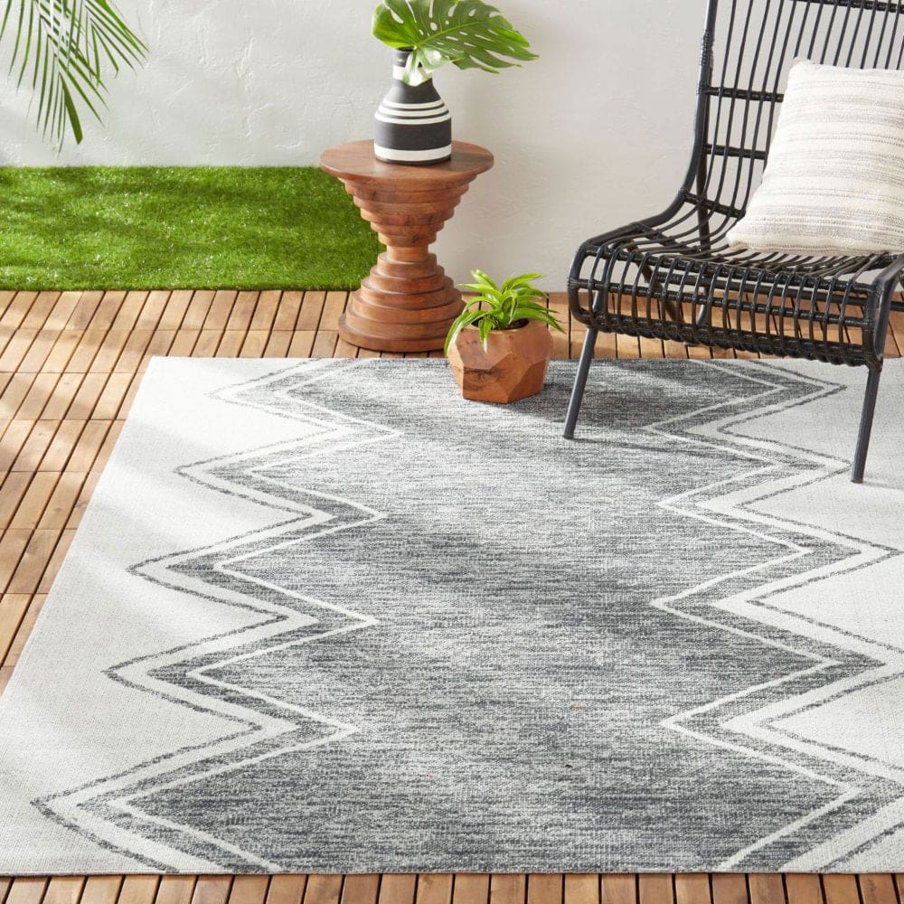 Nicole Miller New York Patio Sofia Leon Indoor/Outdoor Area Rug - Ivory/Gray - Savings & Clearance - ShelHealth