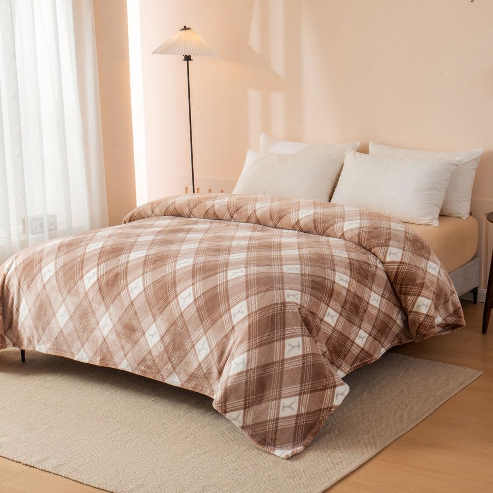 Paramount Yellowstone Dutton Plaid 106 x 94 Queen/King Cloud Blanket (Assortment) - Blankets & Throws - ShelHealth