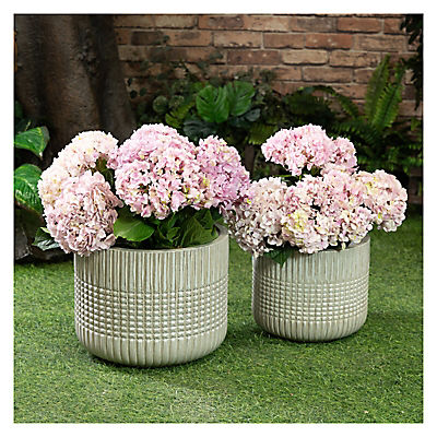 Berkley Jensen 2 pc. Farmhouse Textured Planter Set