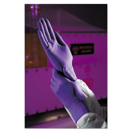 Kimtech Purple Nitrile Exam Gloves 242 Mm Length Medium Purple 100/box - Janitorial & Sanitation - Kimtech™