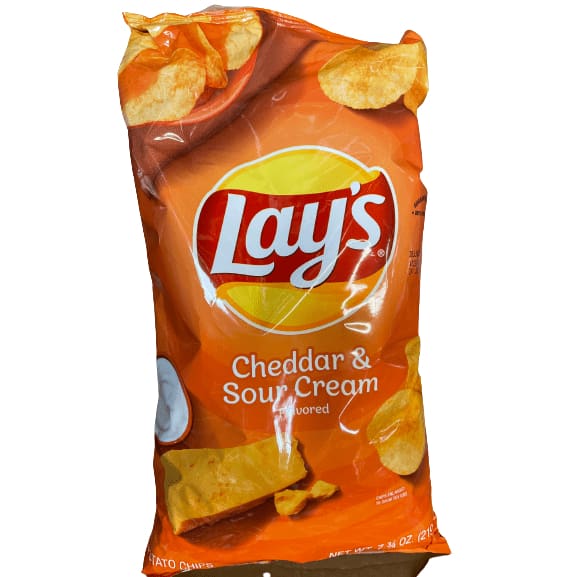 Lay's Lay's Potato Chips, Cheddar & Sour Cream Flavor, 7.75 oz Bag