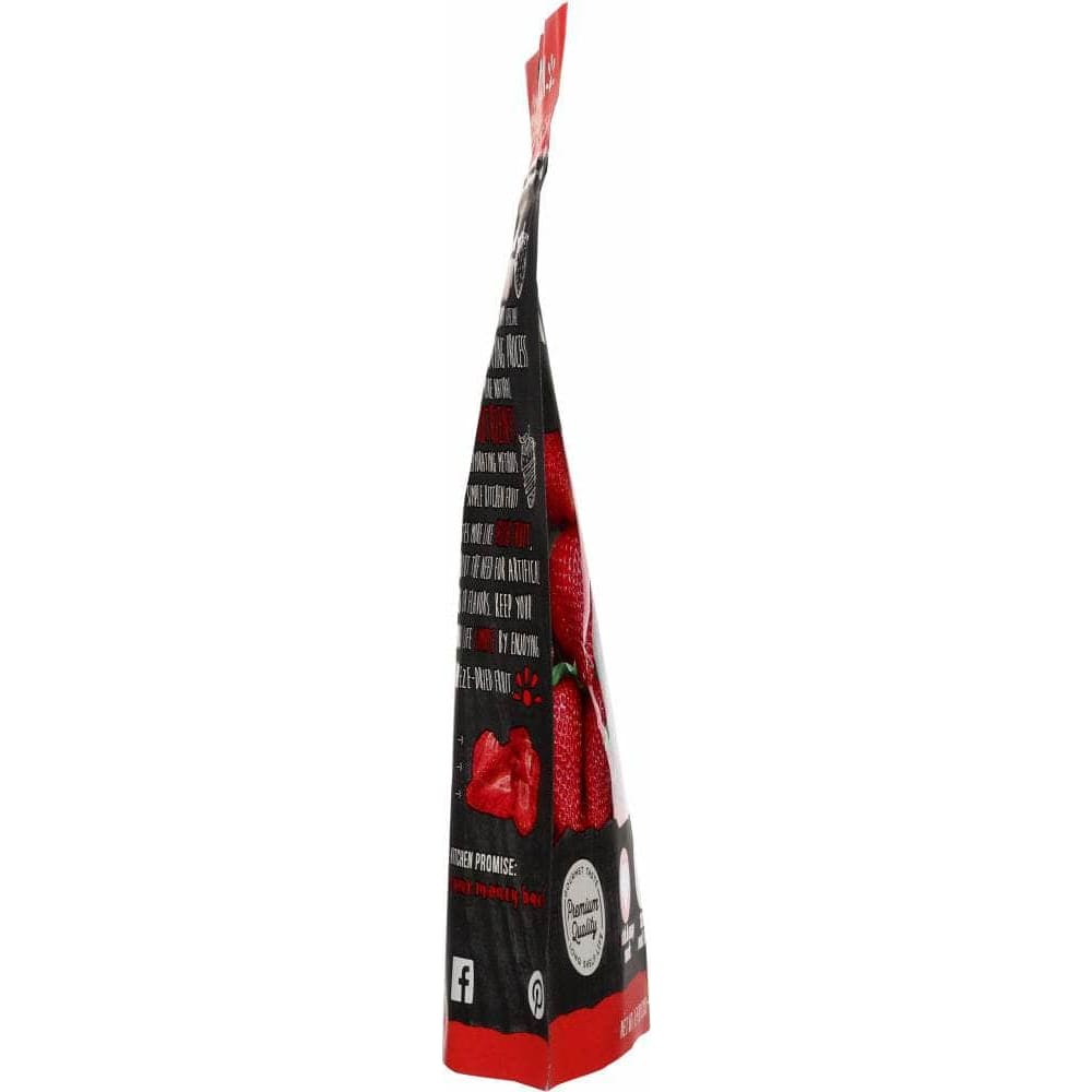 SIMPLE KICHEN Grocery > Snacks > Fruit Snacks SIMPLE KITCHEN: Freeze Dried Sliced Strawberries Real Fruit Snacks, 0.7 oz